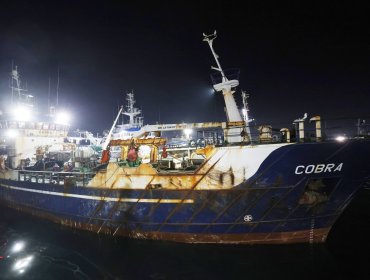 Pesquero "Cobra" ingresa a dique seco en Asmar y peritajes se extenderían hasta este sábado
