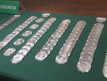 Detienen en las regiones de Valparaíso y Metropolitana a integrantes de banda que vendía imitaciones de placas policiales y de las FF.AA