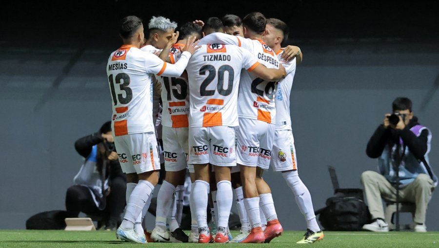 Cobresal venció a una opaca U. Española y se convirtió en nuevo líder de la Liga de Primera