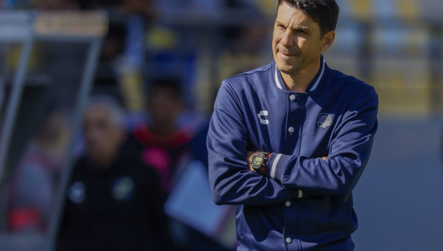 Crisis total en Everton: Incertidumbre por futuro del técnico Larriera quien habría renunciado
