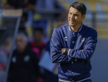 Crisis total en Everton: Incertidumbre por futuro del técnico Larriera quien habría renunciado