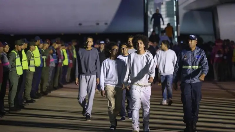 Estados Unidos ofrece US$1.000 y pasaje aéreo a los inmigrantes irregulares que se "autodeporten"