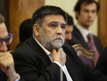 Jefe de gabinete del Presidente Boric descarta haber sido alertado de inviabilidad en la compra de casa de Allende