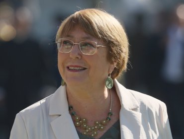 Michelle Bachelet dice que quien asuma la conducción de Chile "debe hacerse cargo de los desafíos sociales que enfrentamos"