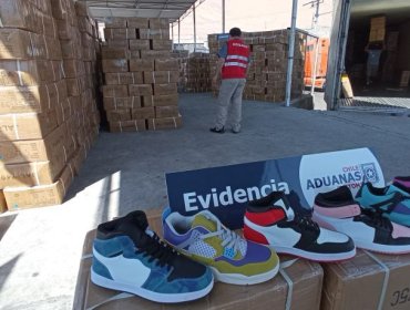 Incautan 16 mil pares de zapatillas falsificadas de alta calidad en Zona Franca de Iquique