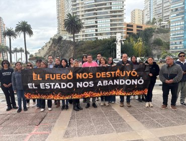 Familiares de víctimas del megaincendio piden reunión urgente con el Presidente Boric: "Que vea el dolor y el sentimiento que hay"
