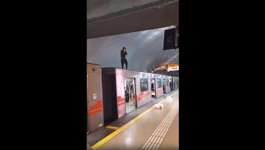 Vendedores ambulantes subieron al techo de vagones y causaron destrozos en la estación La Cisterna del Metro