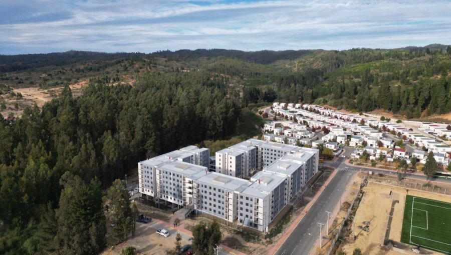 Entregan conjunto habitacional "Mirador del Parque" a 200 familias de Curauma en Valparaíso