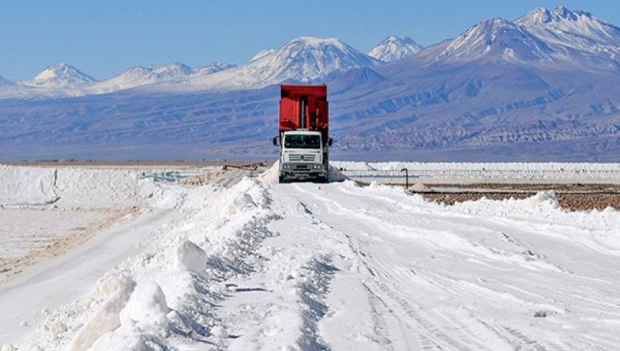Gobierno atribuye a "razones comerciales" que empresas chinas desistan de proyectos de litio en el norte del país