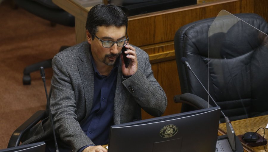 Senador Latorre pide segunda discusión de proyecto sobre regulación de multas y sanciones por voto obligatorio