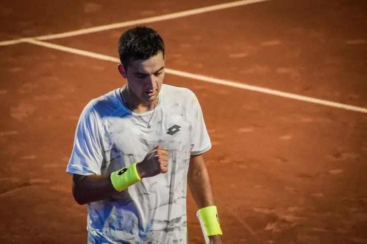 Tomás Barrios se despide del Masters 1000 Roma tras derrota ante el espñaol Jaume Munar