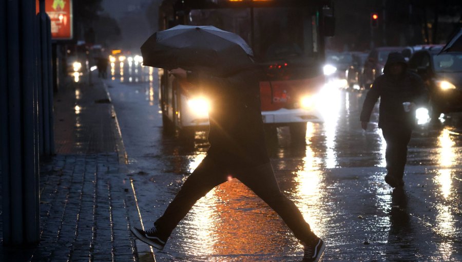 Región Metropolitana registra la lluvia más abundante del año