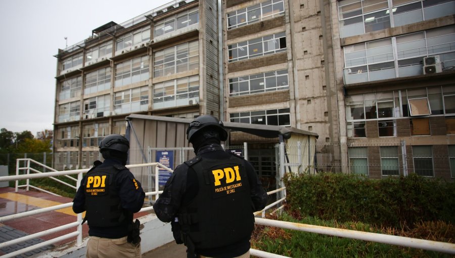 Tres funcionarios de la municipalidad de Maipú fueron detenidos por presunta red de corrupción en licencias de conducir