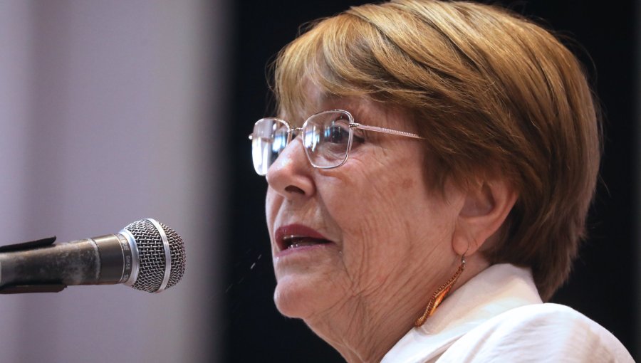 Michelle Bachelet afirma que la sociedad chilena "tiene mucha rabia con el mundo de la política"