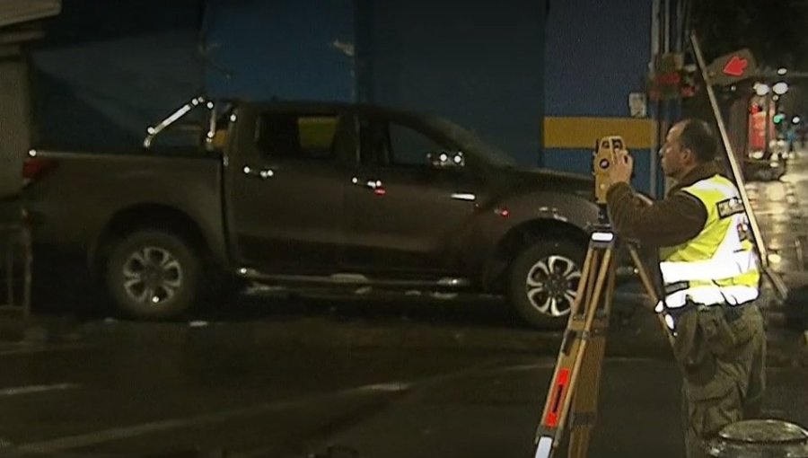Dos carabineros resultaron heridos de gravedad tras ser atropellados por conductor en Santiago: se investiga si manejaba ebrio