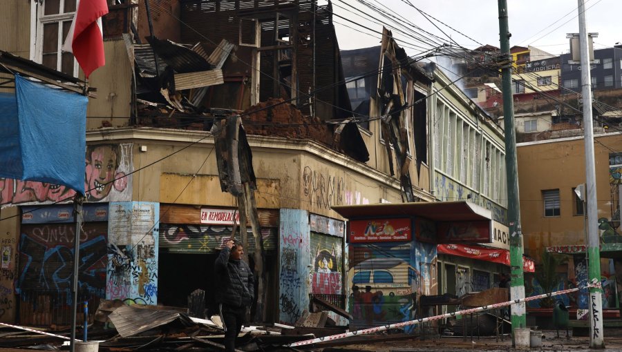 Detienen al presunto autor del incendio que destruyó una casona de tres pisos en el barrio patrimonial de Valparaíso