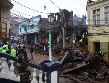 Encuentran un cuerpo en la casona del barrio Puerto de Valparaíso que resultó destruida por incendio