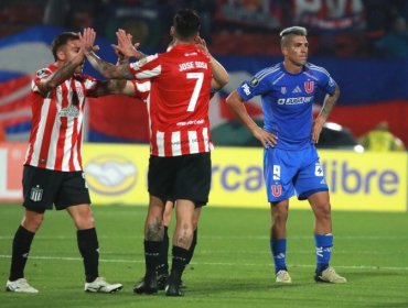 Prensa argentina tras goleada: "Estudiantes fue implacable en Chile ante la U"