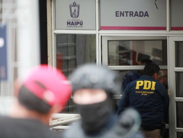 Decretan prisión preventiva para funcionarios municipales involucrados en fraude de licencias de conducir en Maipú