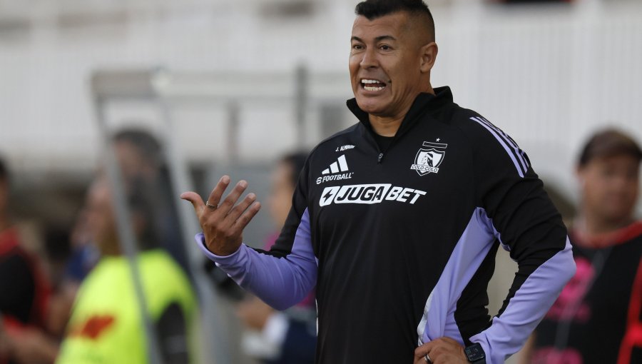 Jorge Almirón afirma que pese al mal momento de Colo-Colo siente que "la gente me quiere"
