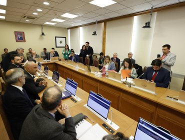 Comisión de Gobierno Interior de la Cámara citará a "comunidades de migrantes" a discusión de voto extranjero