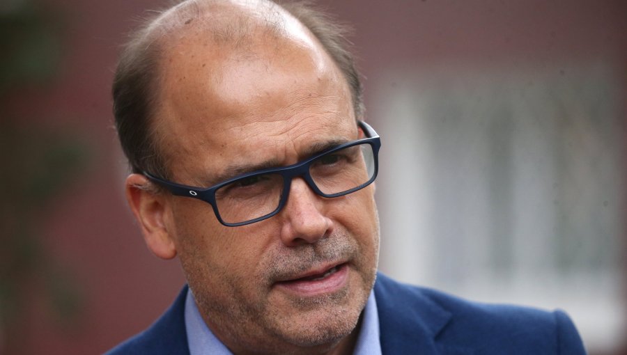Alberto Undurraga de la Democracia Cristiana se baja de la carrera presidencial