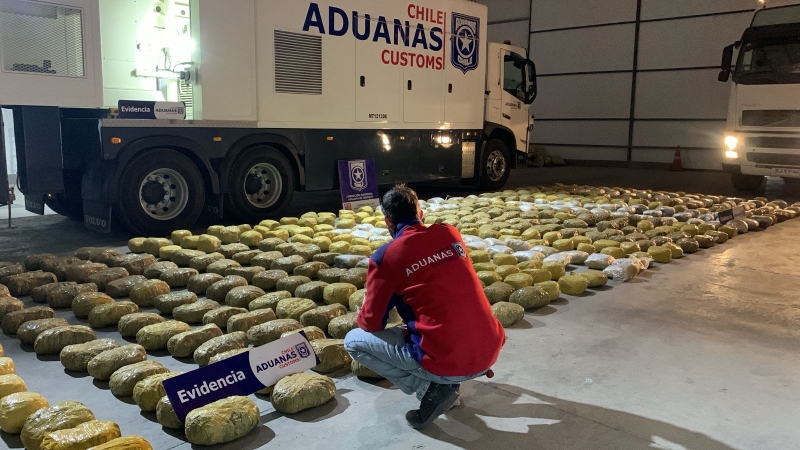 Camión escáner de Aduanas permitió descubrir media tonelada de droga en Colchane