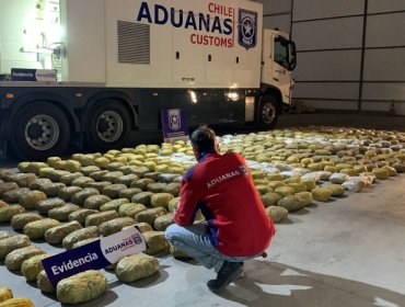 Camión escáner de Aduanas permitió descubrir media tonelada de droga en Colchane