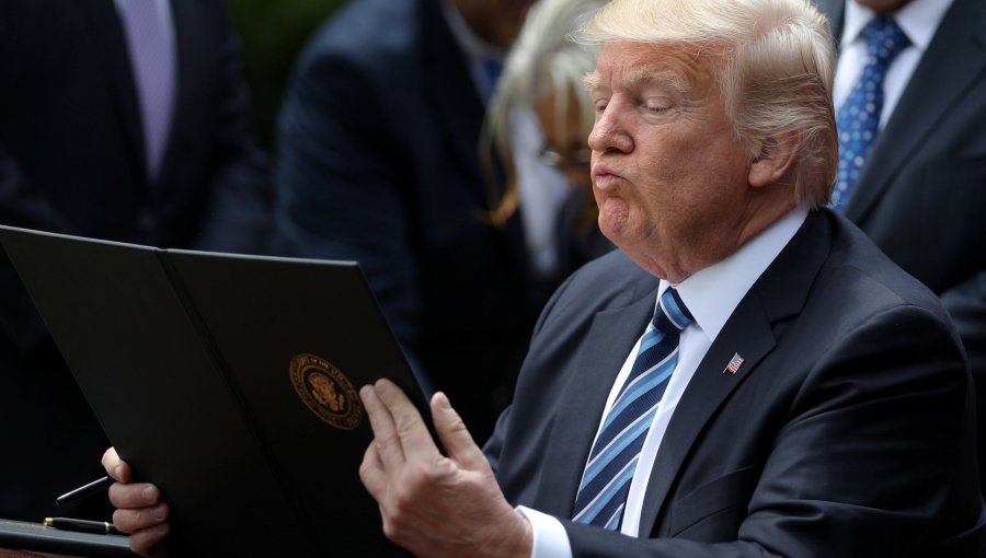 Trump informa "gran progreso" en negociaciones con China por guerra comercial