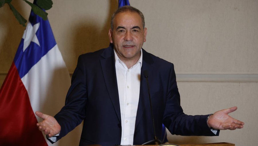 Senador Espinoza afirma que el Presidente Boric "es una persona honesta" que se "rodeó de deshonestos"