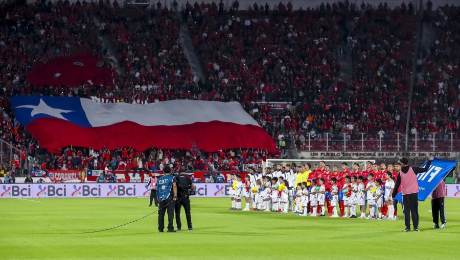 Chile fue castigado por "comportamiento inadecuado" de hinchas en partido con Ecuador por Clasificatorias al Mundial 2026