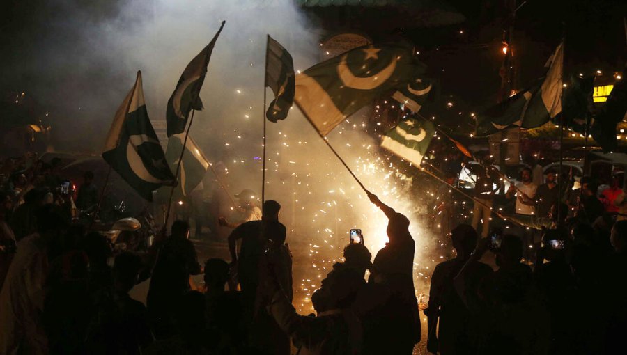 Trump destaca acuerdo de alto el fuego entre Pakistán e India y dice que evitó un "conflicto nuclear"