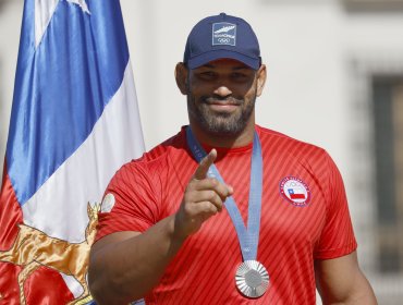 Luchador grecorromano Yasmani Acosta fue galardonado con el Premio Nacional del Deporte 2024