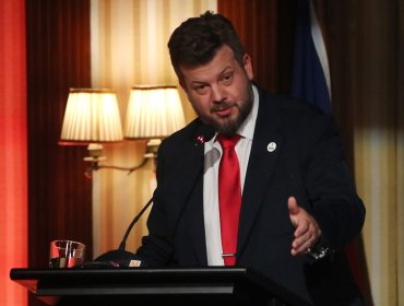 El desplome de Johannes Kaiser: Candidato Libertario pierde 9 puntos en imagen positiva y 4 en intención de voto, según Cadem