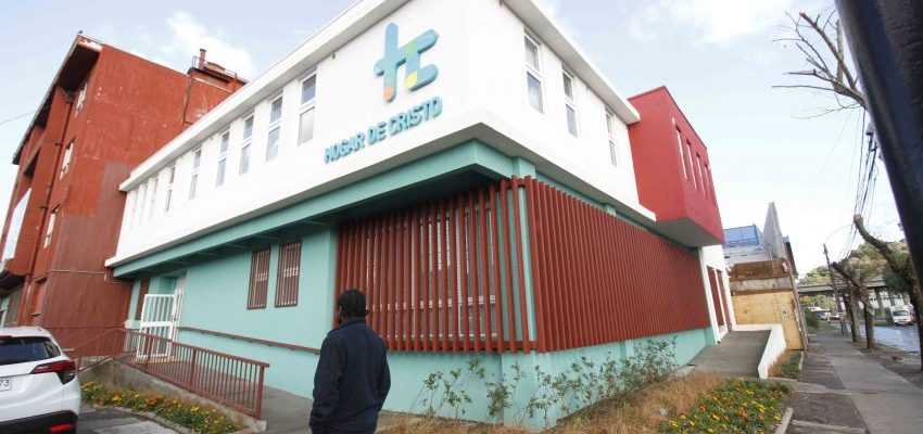 Diputados PS piden al Gobierno enfrentar cierre de hospederías y casas de acogida del Hogar de Cristo