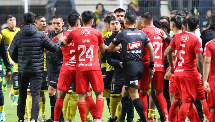 Partido entre U. La Calera y San Luis de Quillota continuará a puertas cerradas en el estadio de La Florida