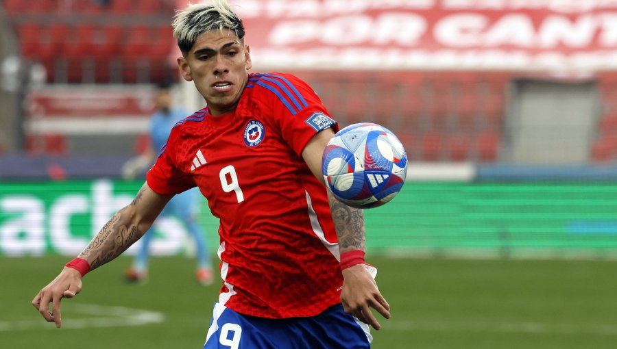 Carlos Palacios espera ser convocado nuevamente a la Roja: "Ojalá se pueda dar una vuelta a la selección"