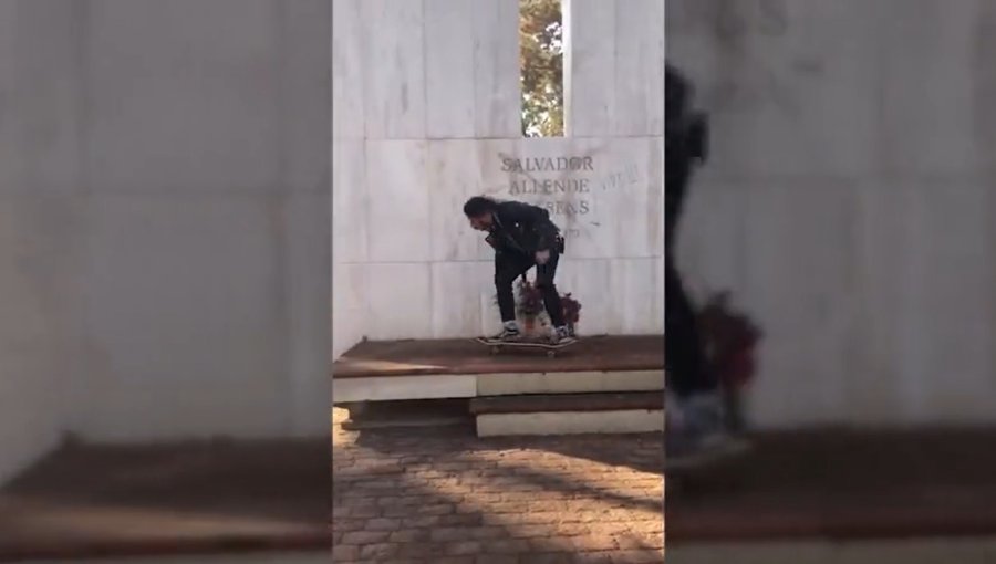 Profanan tumbas del Cementerio General y patinan sobre mausoleo del expresidente Allende