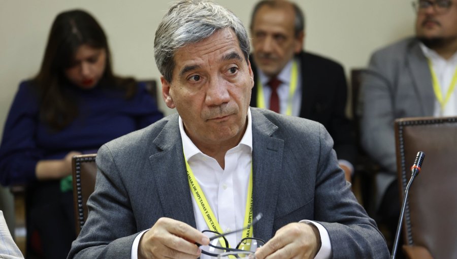 Durán presenta defensa tras ingreso de acusación constitucional en su contra: "Se invoca erróneamente la causal de infracción"
