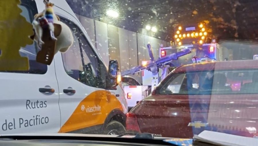 Alta congestión vehicular originó choque de camiones al interior del túnel Lo Prado