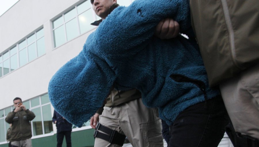 Detienen a adolescente de 17 años acusado de atropellar a carabinero con un auto robado en Antofagasta