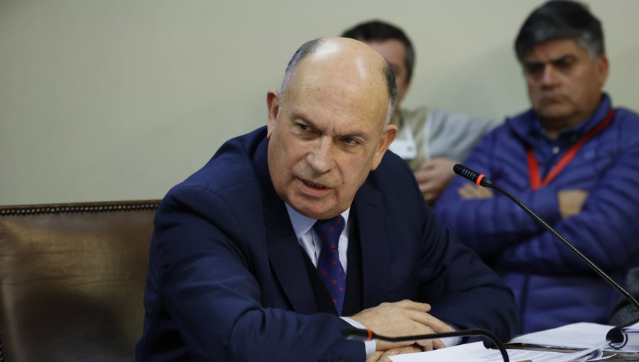 Diputado Bobadilla plantea que la ley Longueira "tiene carencias" y la de fraccionamiento "también tiene un origen ilegítimo"