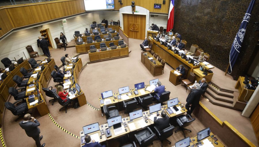Senado vuelve a aplazar votación de la reforma al sistema político y la multa para asegurar voto obligatorio