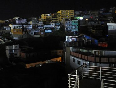 Encuesta de la Amuch revela que el 87% de los chilenos teme nuevos cortes de luz este invierno