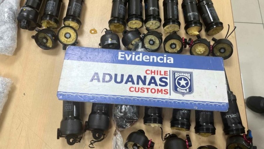 Descubren contrabando de resina de cannabis ocultos en amortiguadores de bicicletas en el Aeropuerto de Santiago
