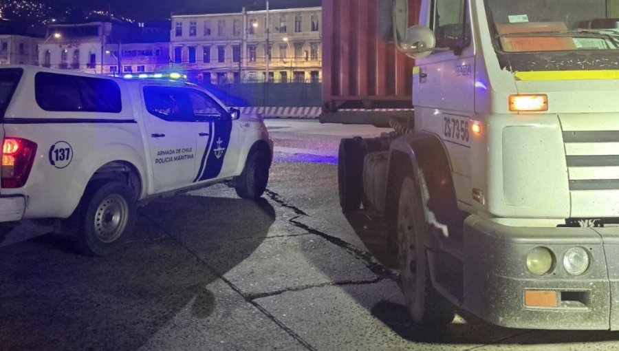 Policía Marítima detuvo a ciudadano colombiano que conducía sin licencia profesional en sector portuario de Valparaíso