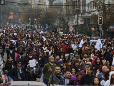 Profesores fijan en 90% la adhesión al paro tras multitudinaria marcha en Valparaíso