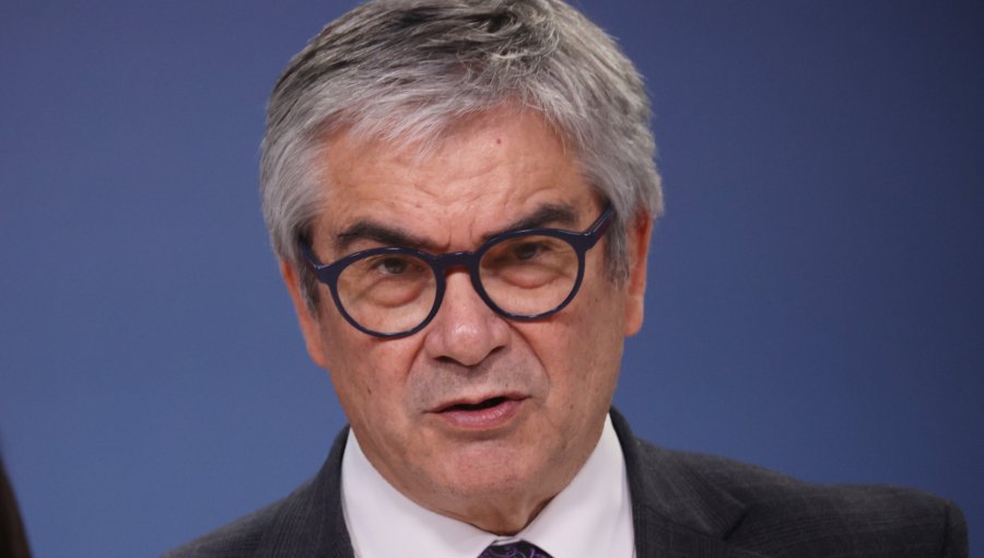 Ministro Marcel apunta a "diferencias de opinión" por tensión con el Consejo Fiscal Autónomo