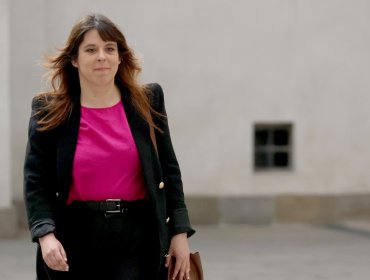 Presidenta del FA ofrece disculpas a la DC tras vincular a Alberto Larraín con la falange