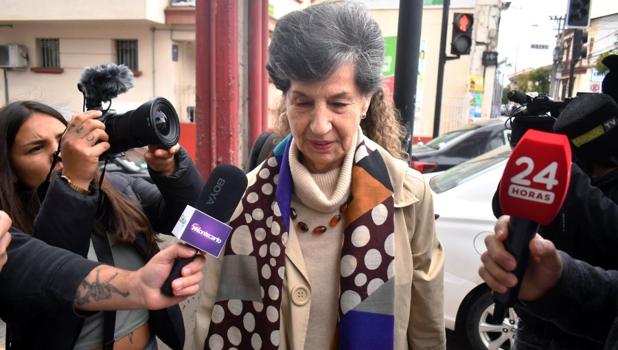 Exsenadora Allende arriba a la Fiscalía de Coquimbo para declarar como imputada por la fallida compra de la casa de su padre